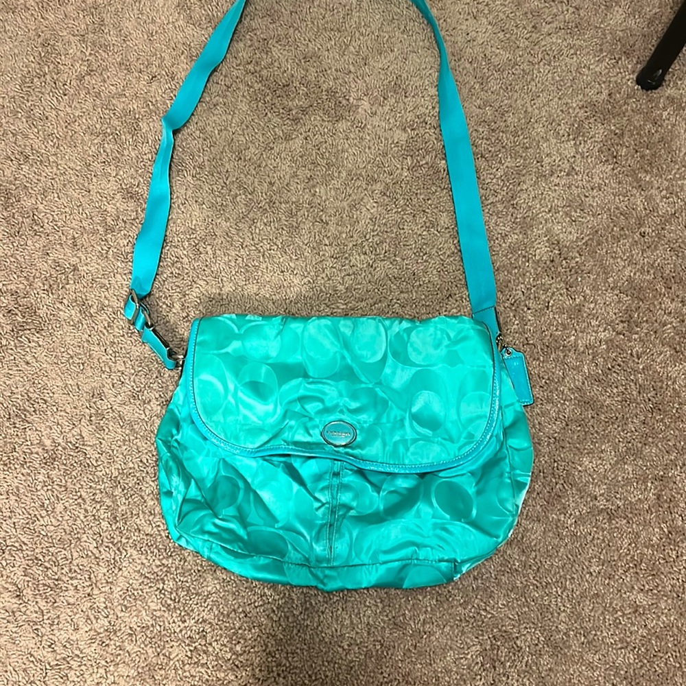 Coach side bag. Smoke free.